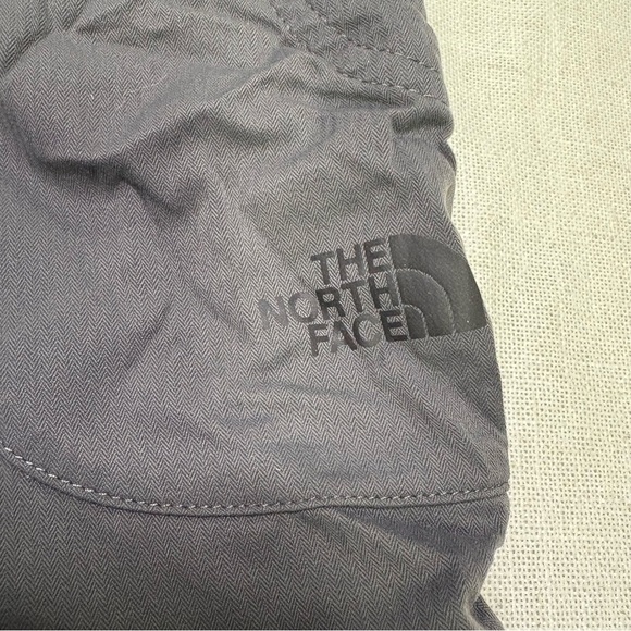 2/$20 North Face Girls Small 7/8 Dark Grey Capri Length Ruched Nylon Pant Spring - Picture 2 of 6
